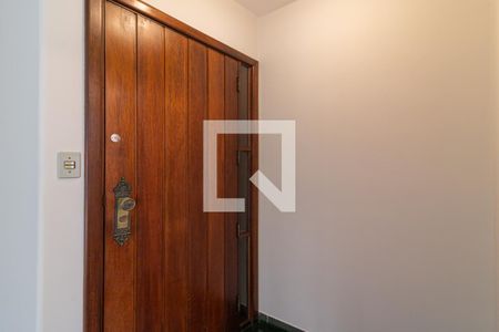 Entrada de apartamento à venda com 3 quartos, 132m² em Moema, São Paulo