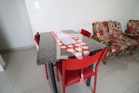 Sala de apartamento para alugar com 2 quartos, 99m² em Santa Mônica, Uberlândia