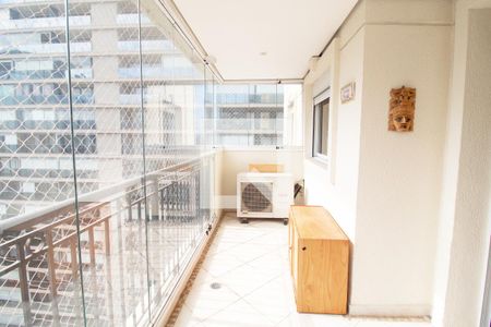 Sacada da Sala de apartamento à venda com 2 quartos, 73m² em Pinheiros, São Paulo