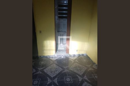 Quarto de casa para alugar com 1 quarto, 80m² em Anchieta, Nilópolis