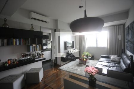 Sala de apartamento para alugar com 1 quarto, 48m² em Belvedere, Belo Horizonte