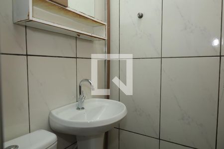 Banheiro de casa para alugar com 1 quarto, 17m² em Jardim Matarazzo, São Paulo