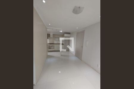 Cozinha de apartamento à venda com 2 quartos, 43m² em Rubem Berta, Porto Alegre