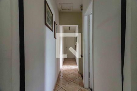 Corredor de casa à venda com 3 quartos, 150m² em Jardim Rizzo, São Paulo