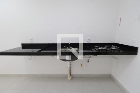 Sala/Cozinha de apartamento para alugar com 2 quartos, 36m² em Guaiauna, São Paulo