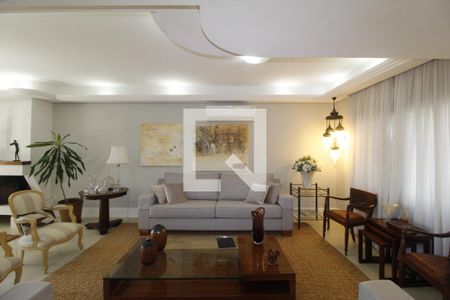 Sala de casa para alugar com 6 quartos, 990m² em Vila Jardim, Porto Alegre