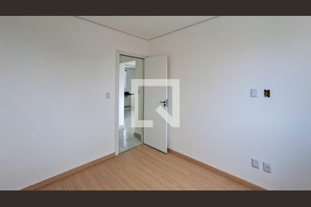Quarto de apartamento à venda com 2 quartos, 113m² em São Geraldo, Belo Horizonte