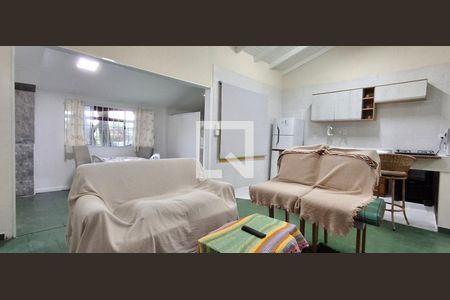 Sala de casa de condomínio para alugar com 2 quartos, 110m² em Rio Tavares, Florianópolis
