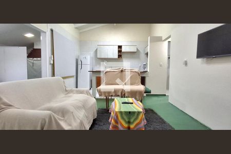 Sala de casa de condomínio para alugar com 2 quartos, 110m² em Rio Tavares, Florianópolis