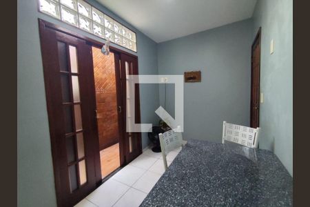 Casa à venda com 2 quartos, 204m² em Penha Circular, Rio de Janeiro