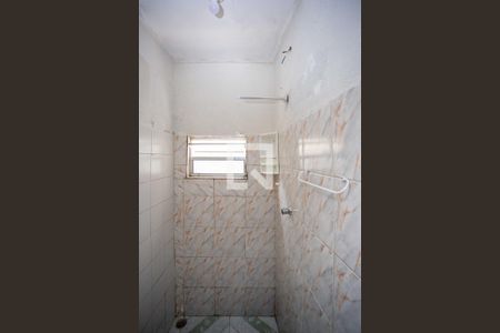 Banheiro de casa para alugar com 2 quartos, 50m² em Serraria, Diadema