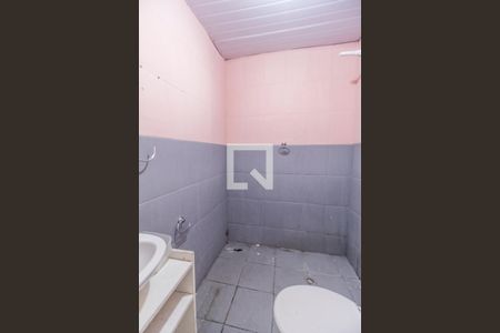 Banheiro de casa para alugar com 1 quarto, 55m² em Jardim Julio, Barueri