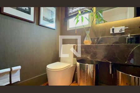 Lavabo de apartamento à venda com 2 quartos, 350m² em Alto de Pinheiros, São Paulo