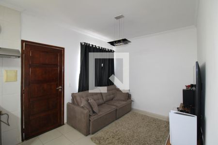 Sala / Cozinha de casa para alugar com 2 quartos, 155m² em Parque Peruche, São Paulo