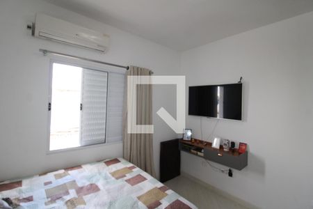 Quarto 1 de casa para alugar com 2 quartos, 155m² em Parque Peruche, São Paulo