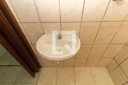 Banheiro Social de casa para alugar com 1 quarto, 37m² em Vila Nova Curuca, São Paulo