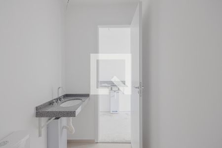 Banheiro de kitnet/studio para alugar com 1 quarto, 27m² em Pinheiros, São Paulo