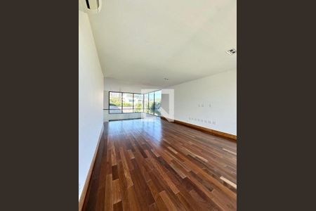 Casa à venda com 5 quartos, 1000m² em Barra da Tijuca, Rio de Janeiro