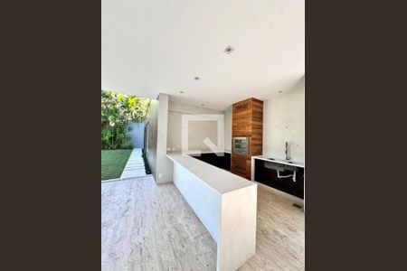 Casa à venda com 5 quartos, 1000m² em Barra da Tijuca, Rio de Janeiro