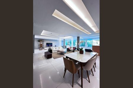 Casa à venda com 7 quartos, 800m² em Barra da Tijuca, Rio de Janeiro