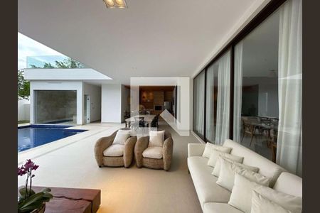 Casa à venda com 5 quartos, 680m² em Barra da Tijuca, Rio de Janeiro