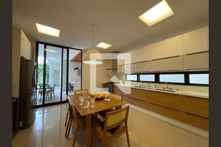 Casa à venda com 5 quartos, 680m² em Barra da Tijuca, Rio de Janeiro