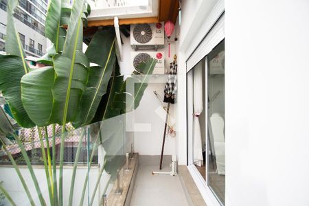 varanda quarto 4 de casa à venda com 4 quartos, 200m² em Jardim Paulista, São Paulo
