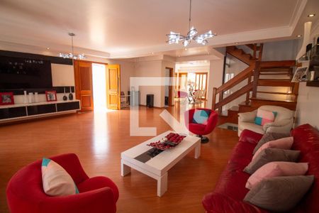 Sala de casa à venda com 4 quartos, 308m² em Parque Colonial, São Paulo