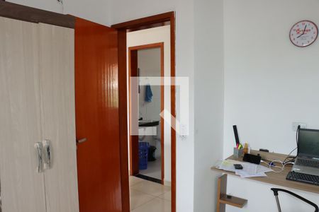 Quarto 2 de casa para alugar com 2 quartos, 43m² em Jardim São Miguel, Cotia