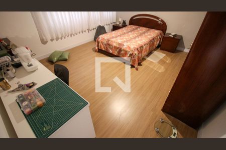 Casa à venda com 3 quartos, 165m² em Vila Paulo Silas, São Paulo