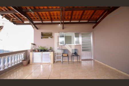 Casa à venda com 3 quartos, 165m² em Vila Paulo Silas, São Paulo