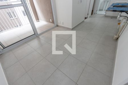 Sala de apartamento à venda com 2 quartos, 34m² em Parque Industrial Tomas Edson, São Paulo
