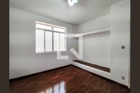 Quarto 2 de casa à venda com 3 quartos, 420m² em Salgado Filho, Belo Horizonte