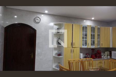 Casa à venda com 2 quartos, 100m² em Vila Nova Galvão, São Paulo