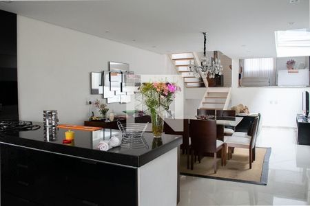 Casa à venda com 3 quartos, 450m² em Vila Mariza Mazzei, São Paulo