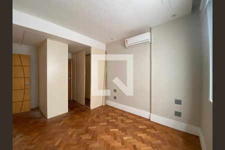Apartamento à venda com 75m², 2 quartos e 1 vagaSuíte