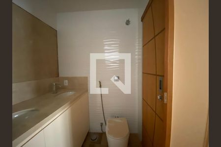 Apartamento à venda com 75m², 2 quartos e 1 vagaBanheiro da Suíte