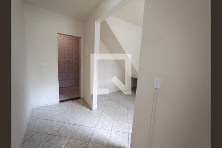 Sala/Quarto de kitnet/studio para alugar com 1 quarto, 30m² em Jacarepaguá, Rio de Janeiro