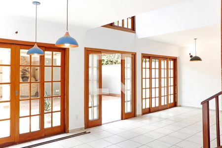 Sala de casa de condomínio para alugar com 3 quartos, 304m² em Vila Joao Xxiii, Vinhedo