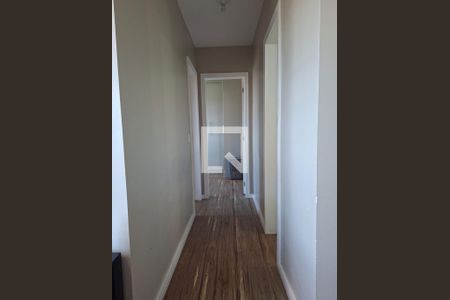 Corredor de apartamento para alugar com 2 quartos, 51m² em Pinheirinho, Curitiba