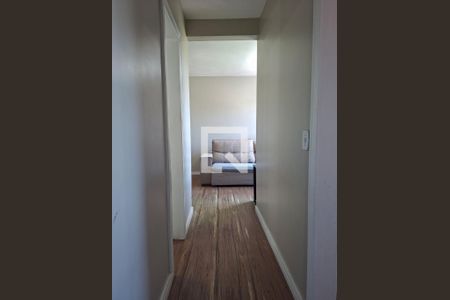 Corredor de apartamento para alugar com 2 quartos, 51m² em Pinheirinho, Curitiba