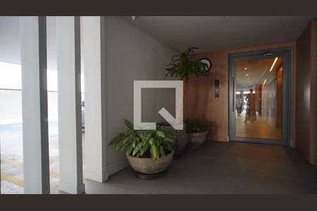 Hall de entrada de kitnet/studio para alugar com 1 quarto, 51m² em Petrópolis, Porto Alegre