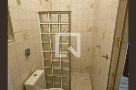 Banheiro de casa para alugar com 3 quartos, 80m² em Parada de Lucas, Rio de Janeiro