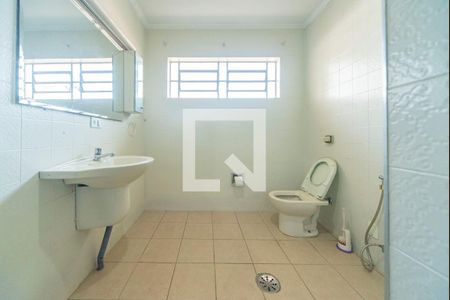 Banheiro Social de casa para alugar com 3 quartos, 165m² em Vila Santa Teresa, Santo André