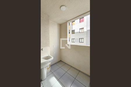 Área de serviço de apartamento para alugar com 2 quartos, 36m² em Metalúrgicos, Osasco