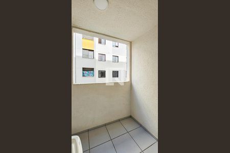 Área de serviço de apartamento para alugar com 2 quartos, 36m² em Metalúrgicos, Osasco