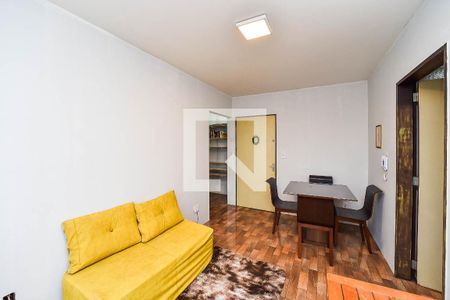 Sala de apartamento para alugar com 1 quarto, 48m² em São Sebastião, Porto Alegre