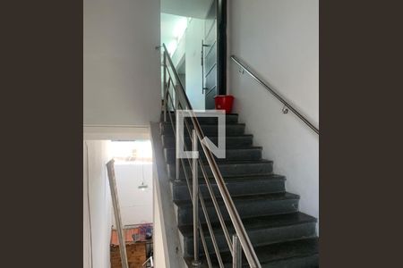 Corredor de casa à venda com 2 quartos, 160m² em Santa Terezinha, Belo Horizonte