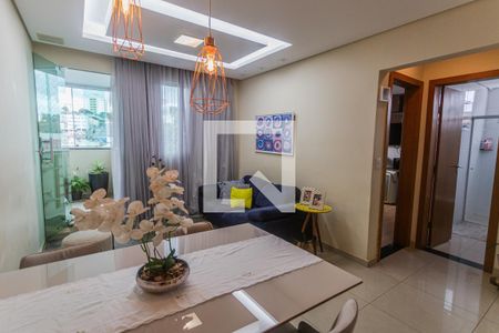 Sala de apartamento à venda com 3 quartos, 135m² em Sagrada Família, Belo Horizonte