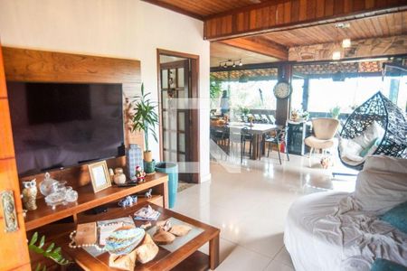 Casa à venda com 4 quartos, 360m² em Sapê, Niterói
